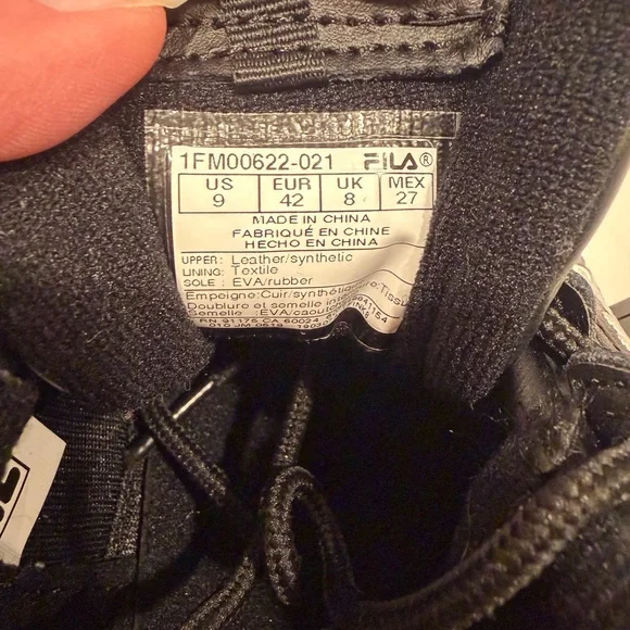 NWT Fila Women’s Black Disruptor Sneakers - Size 9 - Picture 9 of 9